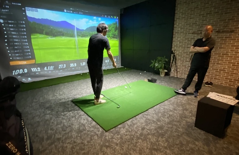 シニアゴルファーのための新しい挑戦、国道2号線沿いのゴルフスクール！INDOOR GOLF IMPACT ZONE