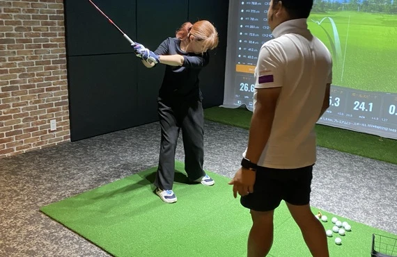 「800m先のゴルフ体験」INDOOR GOLF IMPACT ZONE