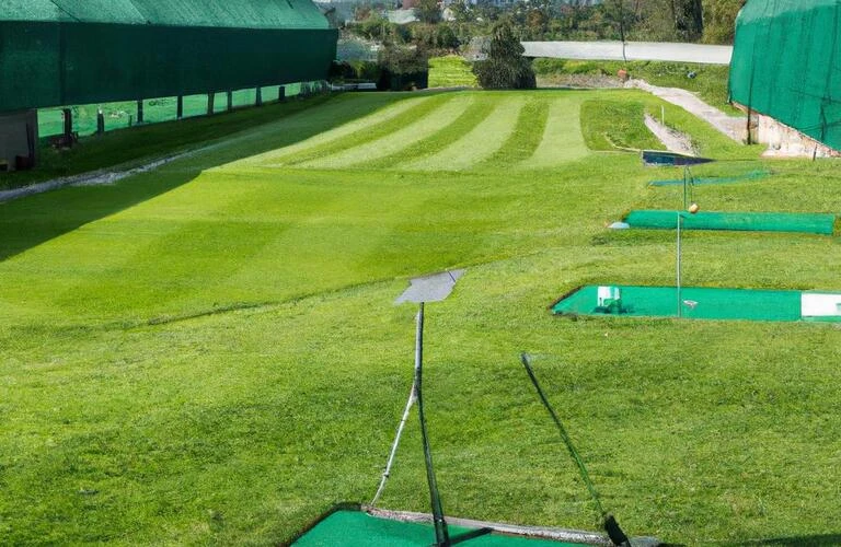 あなたのゴルフライフを変える！800mの打ちっぱなしでスコアアップを！INDOOR GOLF IMPACT ZONE